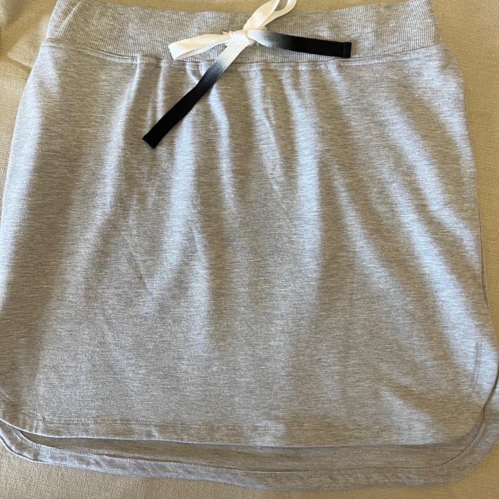 SPRING FWD SPECIAL! Athletic/Athleisure skirt, sporty.  NWT, gray, size medium.